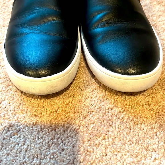 Kate Spade black leather slip on shoes - Picture 4 of 6
